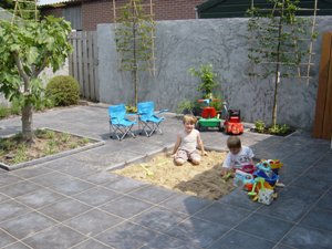 Zandbak in terras Oirschot